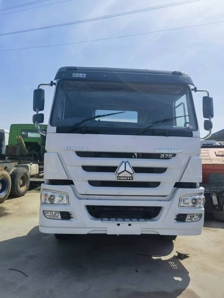 Sinotruk HOWO 375 tractor - Tombador: foto 5 Sinotruk HOWO 375 tractor - Tombador: foto 5