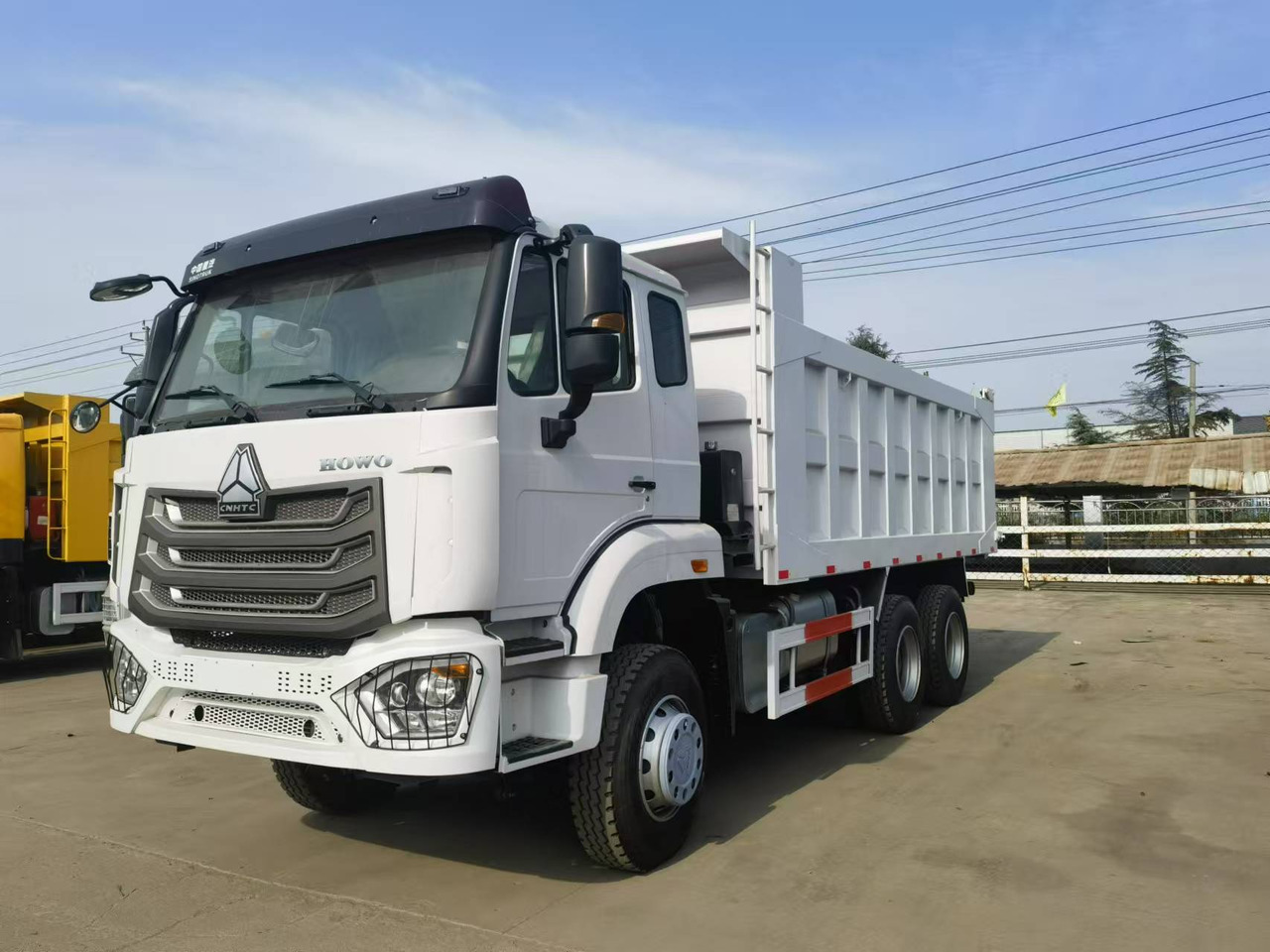 Sinotruk HOWO 6*4 Dump truck - Camião basculante: foto 1 Sinotruk HOWO 6*4 Dump truck - Camião basculante: foto 1
