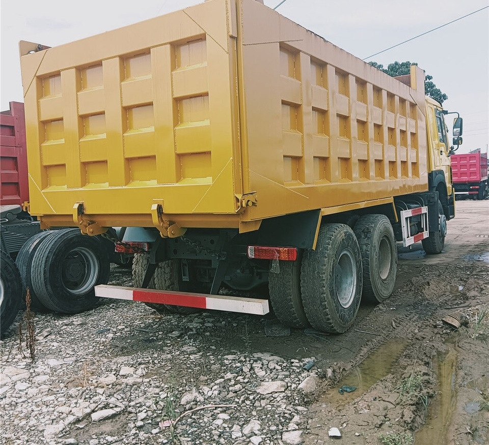 Sinotruk HOWO 6*4 Dump truck - Camião basculante: foto 4 Sinotruk HOWO 6*4 Dump truck - Camião basculante: foto 4