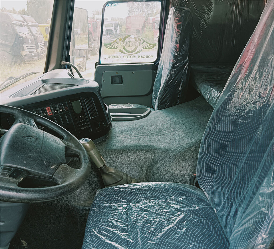 Sinotruk HOWO 6*4 Dump truck - Camião basculante: foto 4 Sinotruk HOWO 6*4 Dump truck - Camião basculante: foto 4