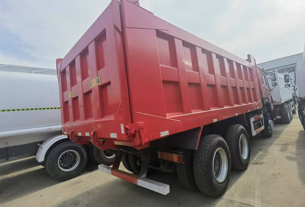 Sinotruk HOWO 6*4 Dump truck - Camião basculante: foto 3 Sinotruk HOWO 6*4 Dump truck - Camião basculante: foto 3