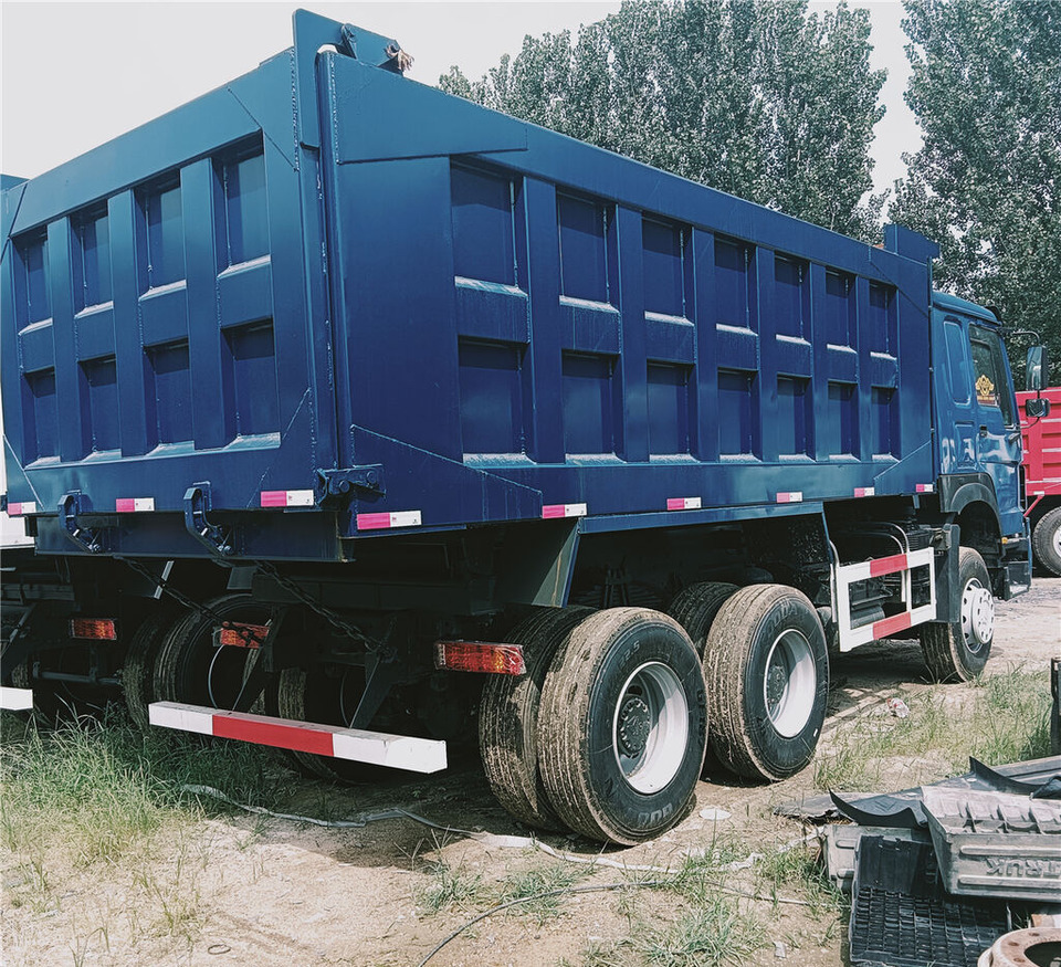 Sinotruk HOWO 6*4 Dump truck - Camião basculante: foto 3 Sinotruk HOWO 6*4 Dump truck - Camião basculante: foto 3