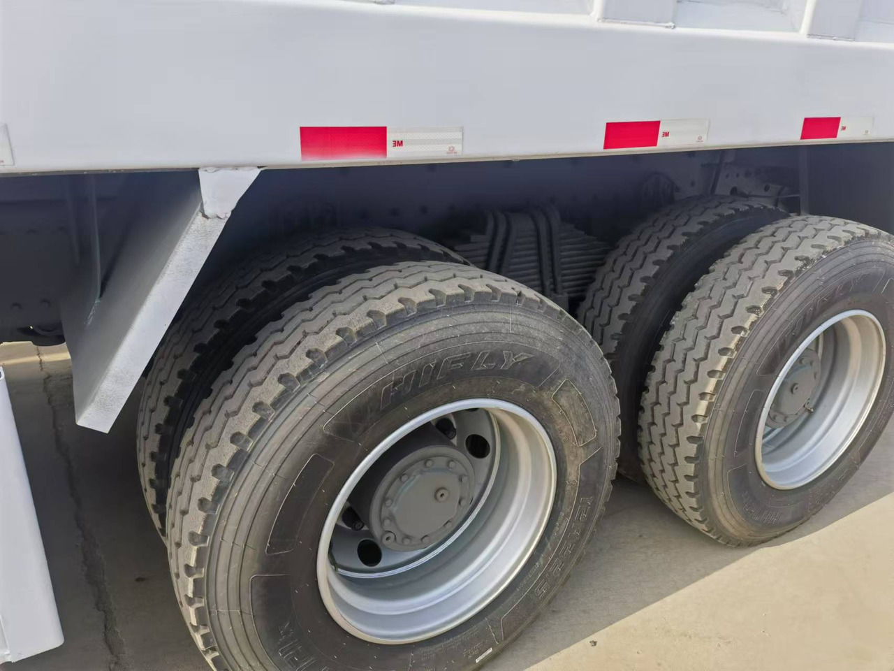 Sinotruk HOWO 6*4 Dump truck - Camião basculante: foto 4 Sinotruk HOWO 6*4 Dump truck - Camião basculante: foto 4