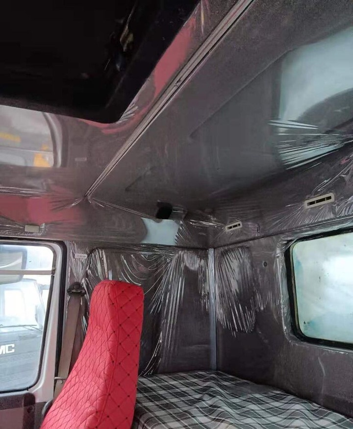 Sinotruk HOWO 6*4 Fuel Tank Truck - Caminhão tanque: foto 5 Sinotruk HOWO 6*4 Fuel Tank Truck - Caminhão tanque: foto 5