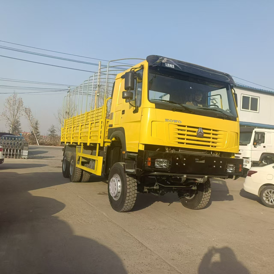 Sinotruk HOWO 6*4 Troop Carrier - Camião de caixa aberta/ Plataforma: foto 2 Sinotruk HOWO 6*4 Troop Carrier - Camião de caixa aberta/ Plataforma: foto 2