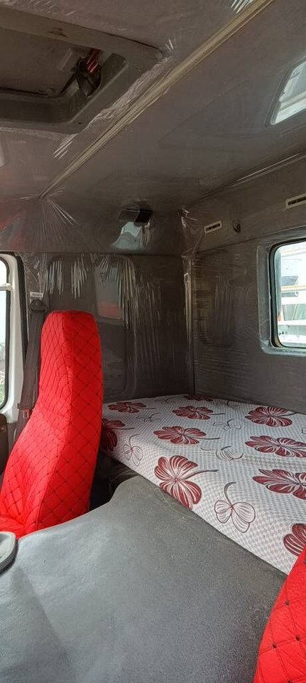 Sinotruk HOWO 6*4 sprinkler - Caminhão limpa fossa: foto 2 Sinotruk HOWO 6*4 sprinkler - Caminhão limpa fossa: foto 2