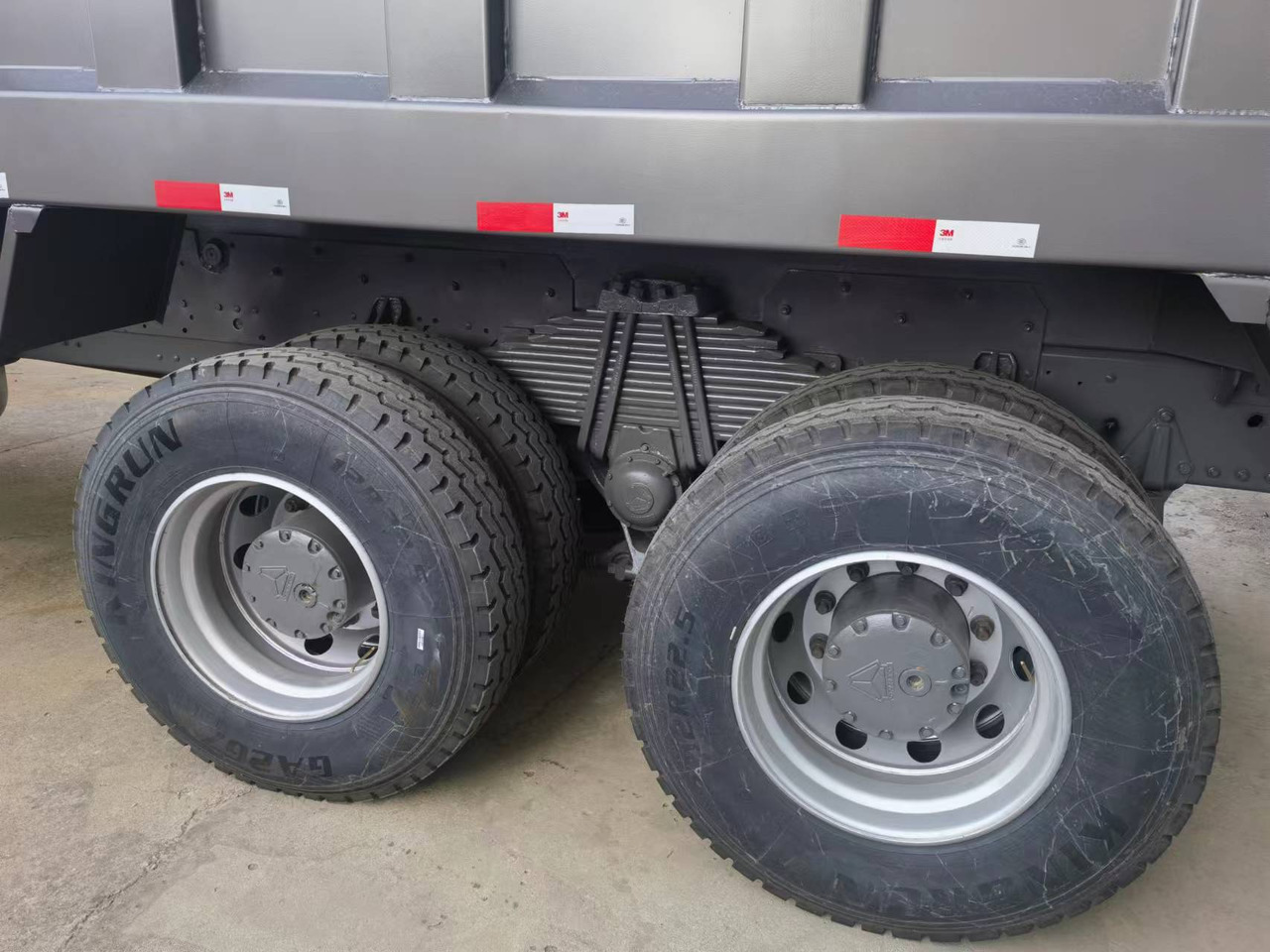 Camião basculante Sinotruk HOWO 8*4 Dump truck: foto 9