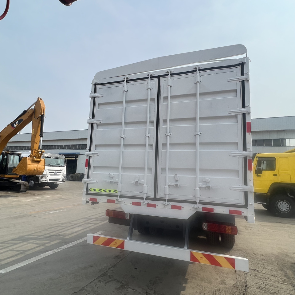 Sinotruk HOWO - Camião de caixa aberta/ Plataforma: foto 2 Sinotruk HOWO - Camião de caixa aberta/ Plataforma: foto 2