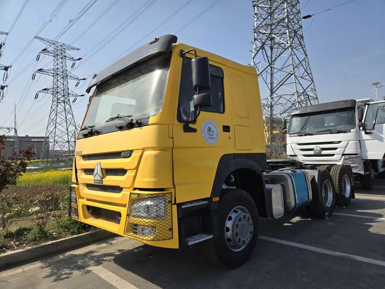 Howo 6x4 - Tractor: foto 1 Howo 6x4 - Tractor: foto 1