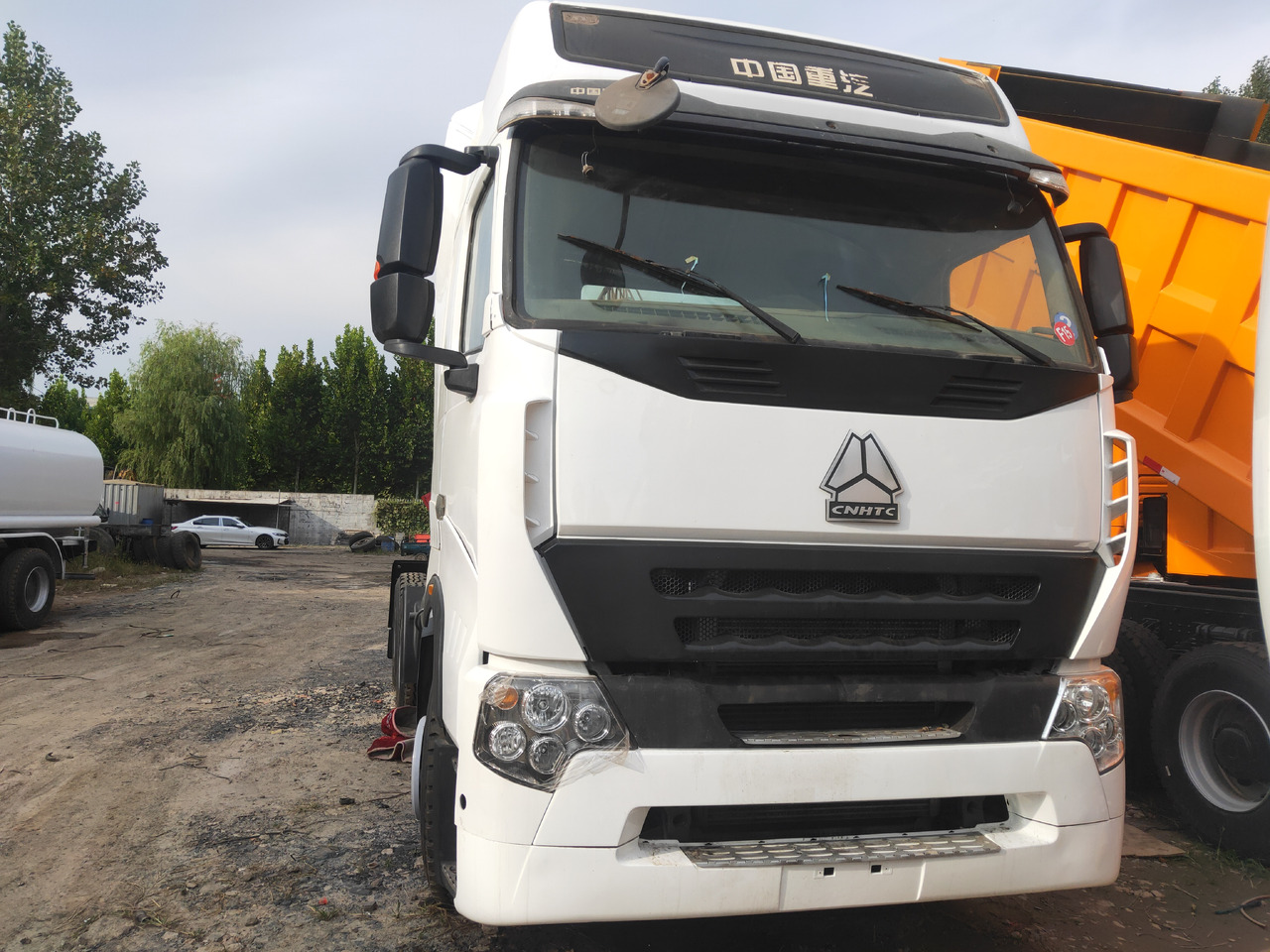 Sinotruk HOWO A7 6*4 Tractor - Tractor: foto 1 Sinotruk HOWO A7 6*4 Tractor - Tractor: foto 1