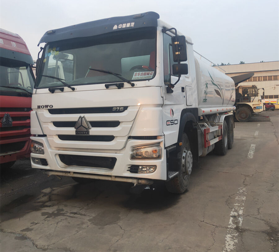 HOWO - Veículo municipal/ Especial: foto 1 HOWO - Veículo municipal/ Especial: foto 1