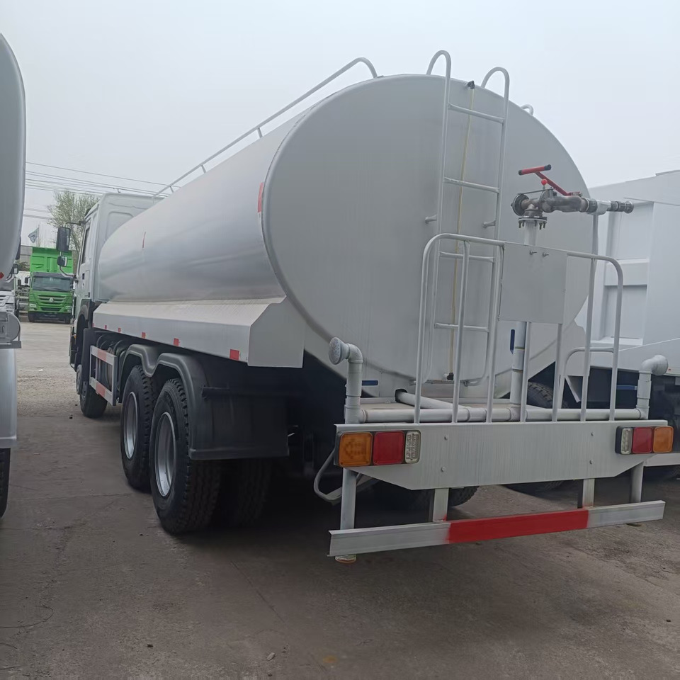 Sinotruk HOWO 375 6*4 Sprinkler - Veículo municipal/ Especial: foto 3 Sinotruk HOWO 375 6*4 Sprinkler - Veículo municipal/ Especial: foto 3