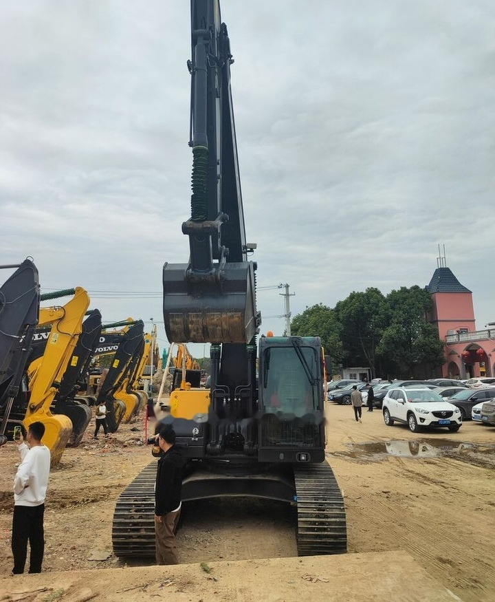 Volvo EC210 - Escavadora de rastos: foto 1 Volvo EC210 - Escavadora de rastos: foto 1
