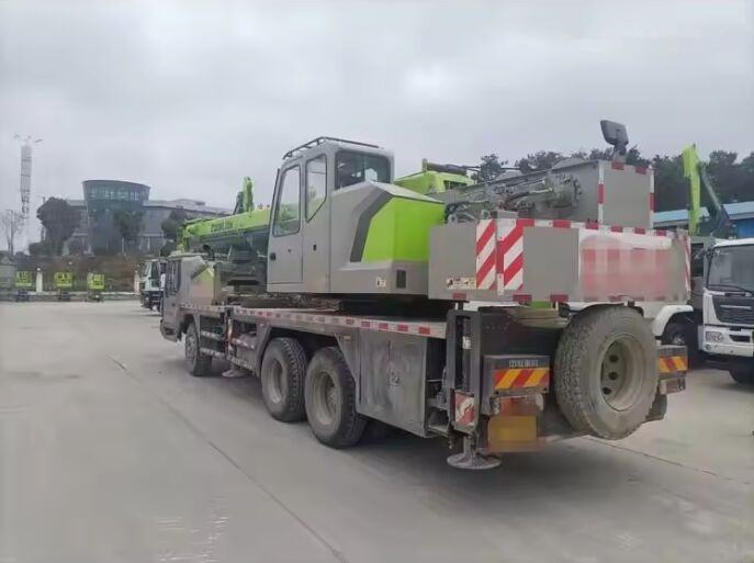 Zoomlion ZTC250-1 - Grua móvel: foto 5 Zoomlion ZTC250-1 - Grua móvel: foto 5