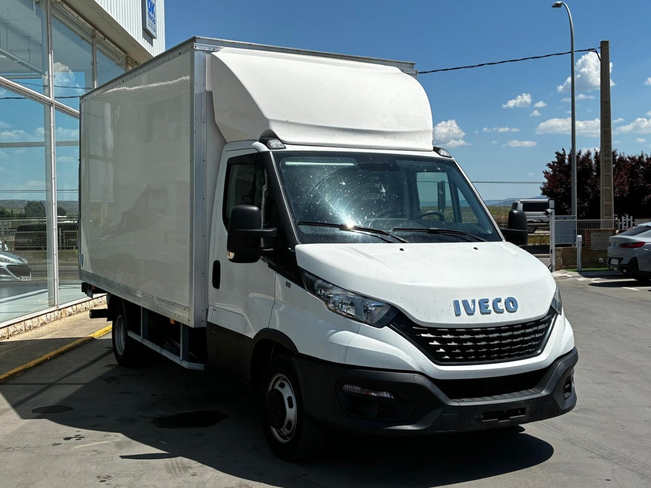 Caja cerrada IVECO 35C16 20m3 - Carrinha de contentor: foto 3 Caja cerrada IVECO 35C16 20m3 - Carrinha de contentor: foto 3
