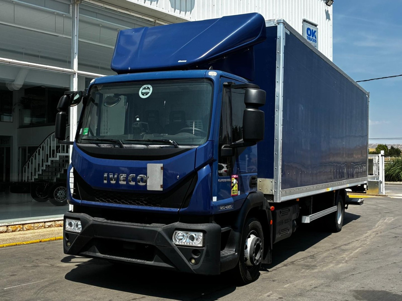 Caja cerrada IVECO Eurocargo ML 120 E22 - Camião furgão: foto 1 Caja cerrada IVECO Eurocargo ML 120 E22 - Camião furgão: foto 1