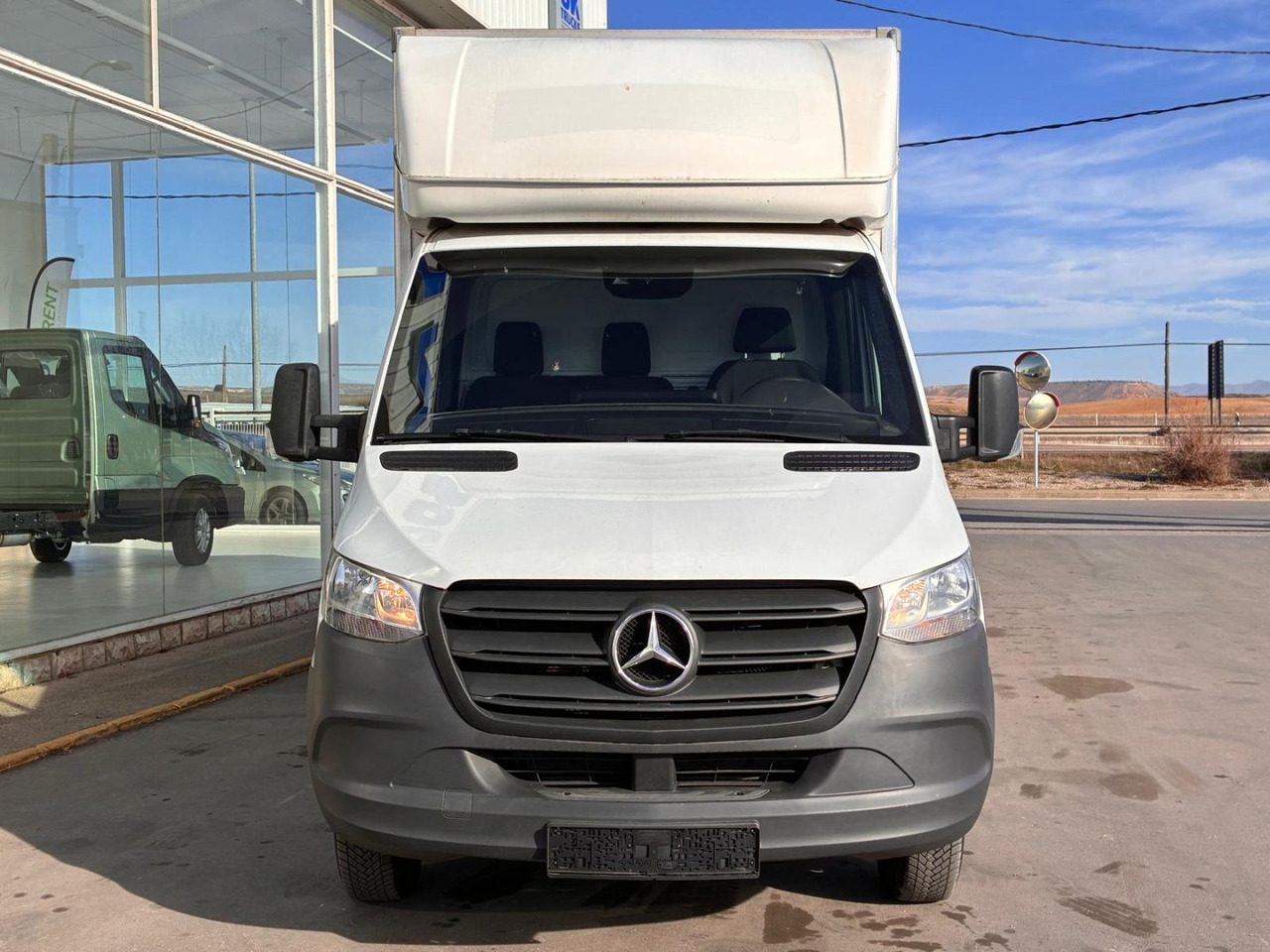 Caja cerrada Mercedes Sprinter 514 20m3 con puertas traseras - Carrinha de contentor: foto 2 Caja cerrada Mercedes Sprinter 514 20m3 con puertas traseras - Carrinha de contentor: foto 2