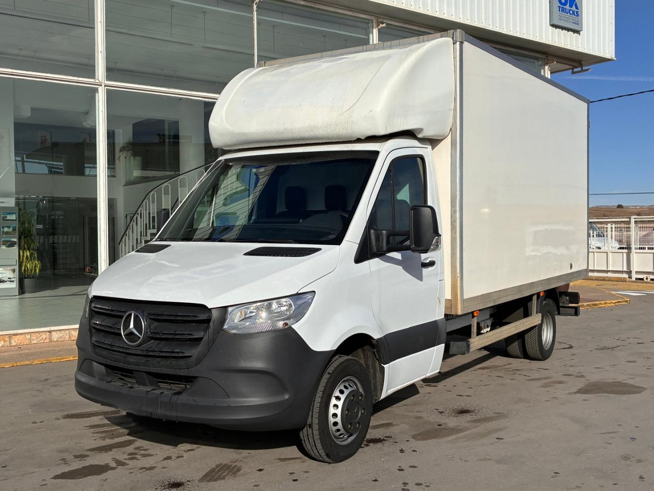 Caja cerrada Mercedes Sprinter 514 20m3 con puertas traseras - Carrinha de contentor: foto 1 Caja cerrada Mercedes Sprinter 514 20m3 con puertas traseras - Carrinha de contentor: foto 1