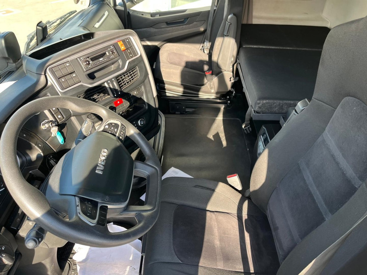 Leasing de  Cabeza Tractora IVECO 460 AUTOMATICO CON INTARDER Cabeza Tractora IVECO 460 AUTOMATICO CON INTARDER: foto 9 Leasing de  Cabeza Tractora IVECO 460 AUTOMATICO CON INTARDER Cabeza Tractora IVECO 460 AUTOMATICO CON INTARDER: foto 9