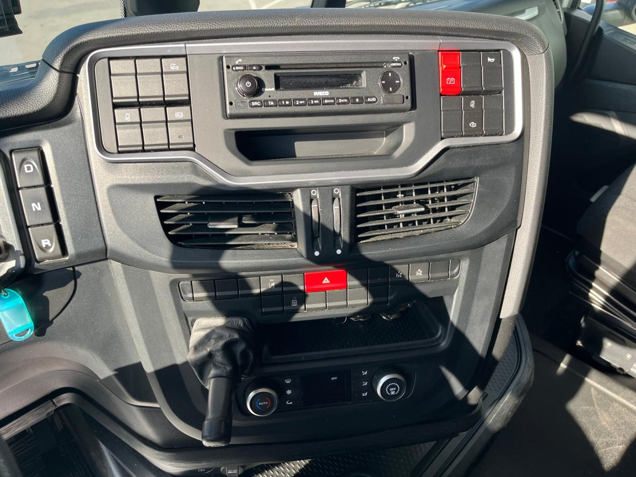 Leasing de  Cabeza Tractora IVECO 460 AUTOMATICO CON INTARDER Cabeza Tractora IVECO 460 AUTOMATICO CON INTARDER: foto 17 Leasing de  Cabeza Tractora IVECO 460 AUTOMATICO CON INTARDER Cabeza Tractora IVECO 460 AUTOMATICO CON INTARDER: foto 17