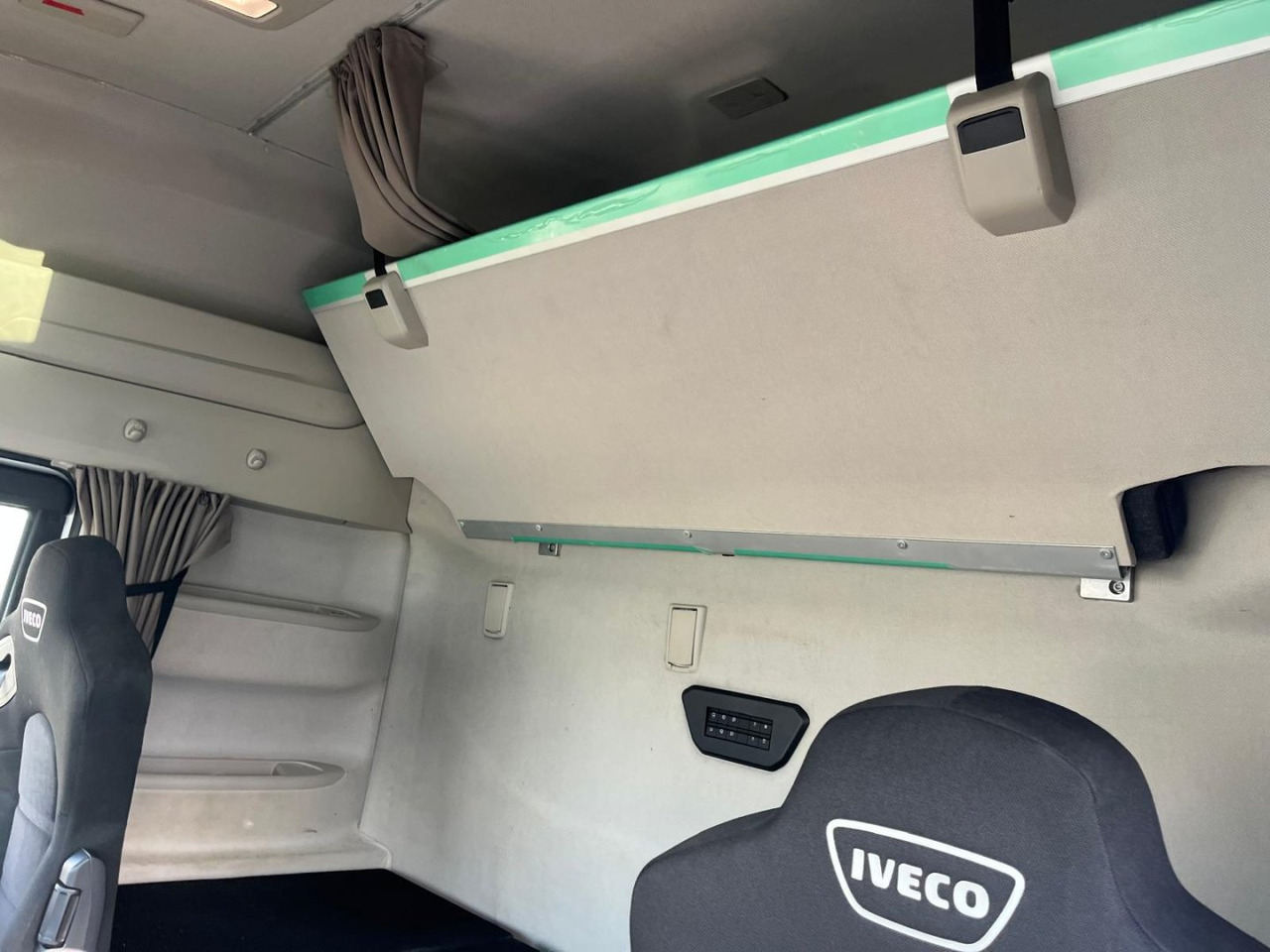 Leasing de  Cabeza Tractora IVECO 460 AUTOMATICO CON INTARDER Cabeza Tractora IVECO 460 AUTOMATICO CON INTARDER: foto 14 Leasing de  Cabeza Tractora IVECO 460 AUTOMATICO CON INTARDER Cabeza Tractora IVECO 460 AUTOMATICO CON INTARDER: foto 14