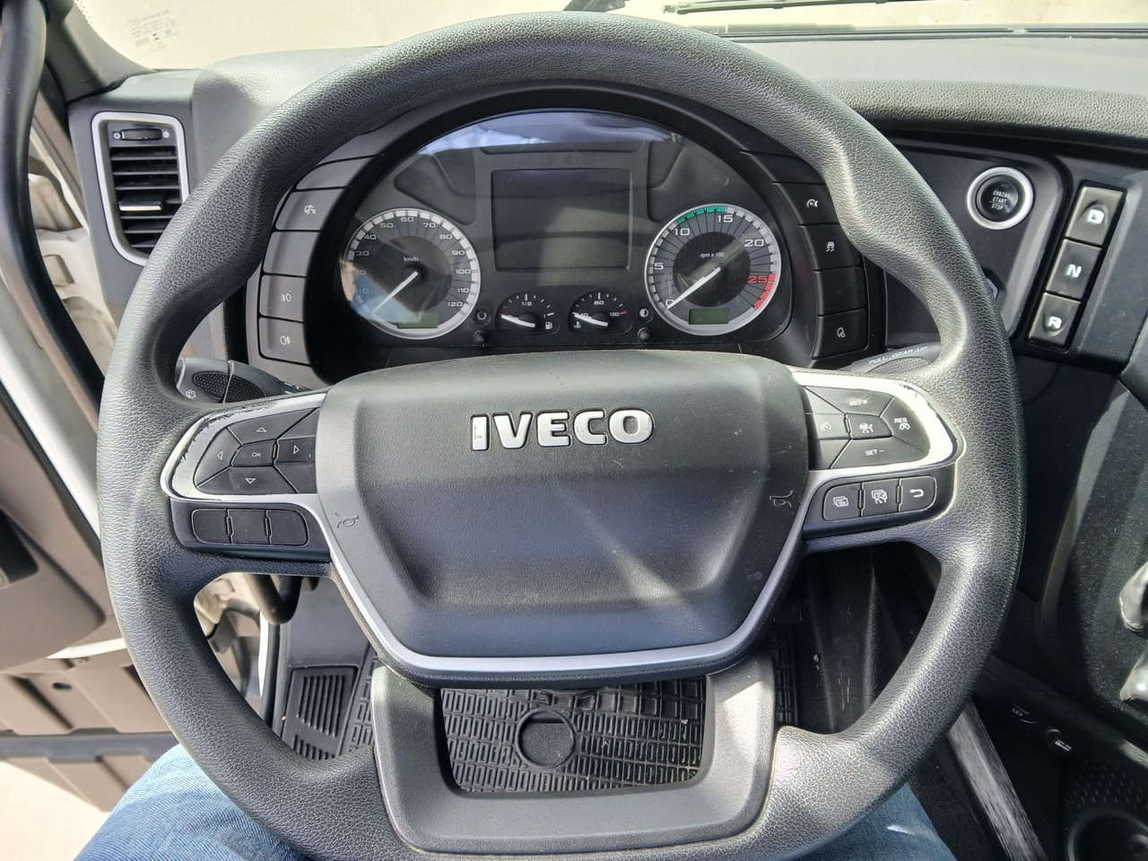 Tractor Cabeza Tractora IVECO 460 AUTOMATICO  INTARDER ADR: foto 10