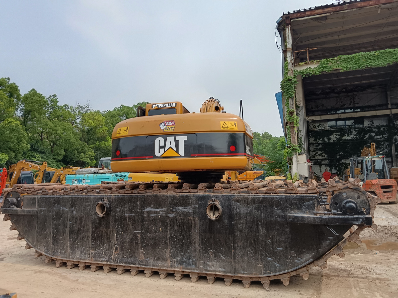 CAT 320CL 320BL DREDGER Customizable - Escavadeira flutuante: foto 2 CAT 320CL 320BL DREDGER Customizable - Escavadeira flutuante: foto 2