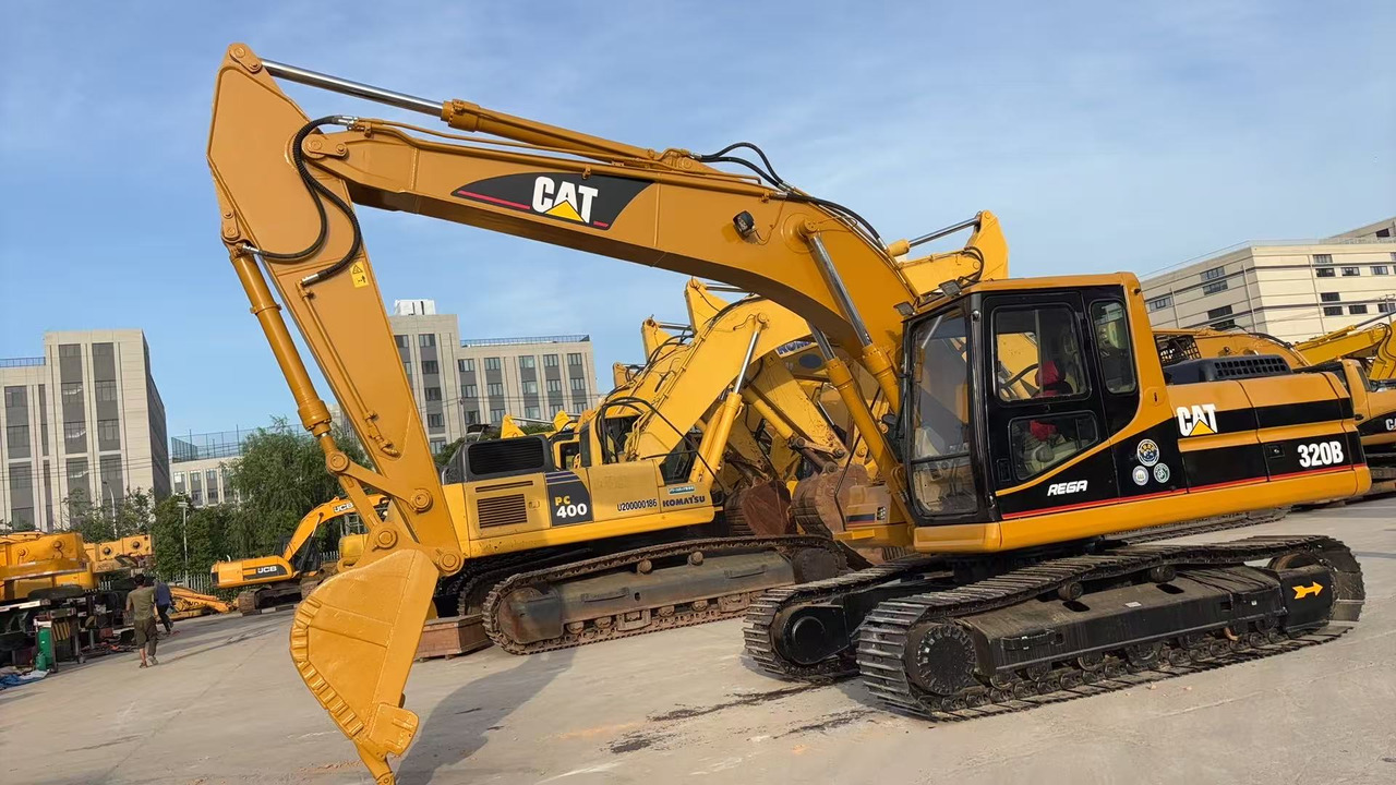 CATERPILLAR 320BL CAT 320 BL 320CL 320D2L 320GC - Escavadora de rastos: foto 1 CATERPILLAR 320BL CAT 320 BL 320CL 320D2L 320GC - Escavadora de rastos: foto 1