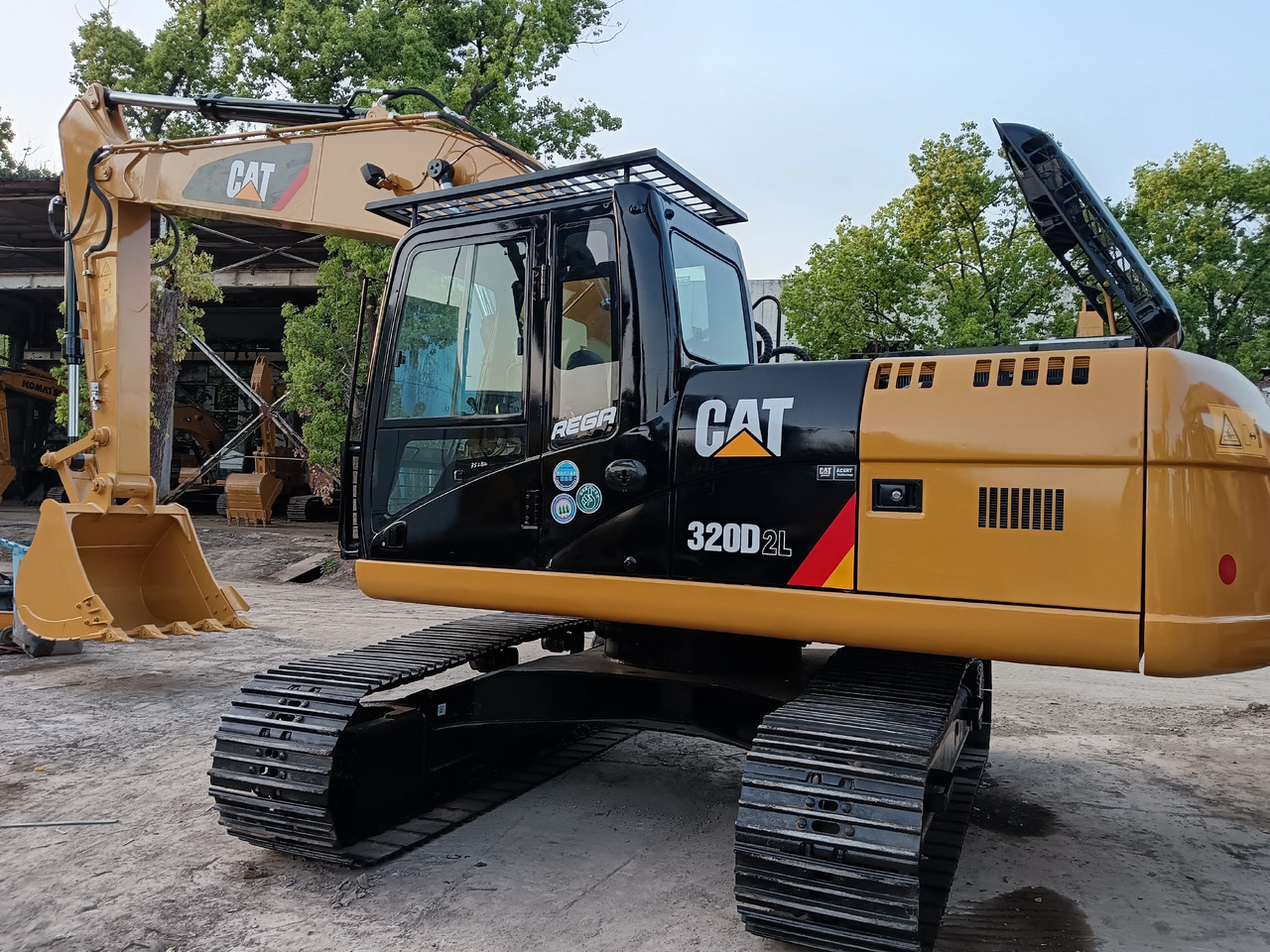 CATERPILLAR 320D CAT 320D2L - Escavadora de rastos: foto 2 CATERPILLAR 320D CAT 320D2L - Escavadora de rastos: foto 2