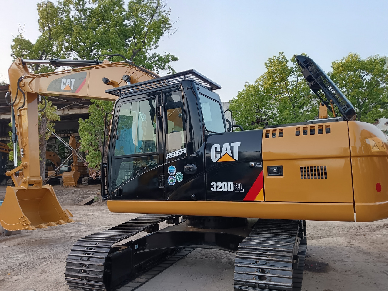 CATERPILLAR 320D CAT 320D2L - Escavadora de rastos: foto 3 CATERPILLAR 320D CAT 320D2L - Escavadora de rastos: foto 3