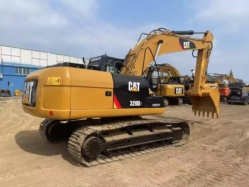 CATERPILLAR 320D2 L CAT - Escavadora de rastos: foto 1 CATERPILLAR 320D2 L CAT - Escavadora de rastos: foto 1