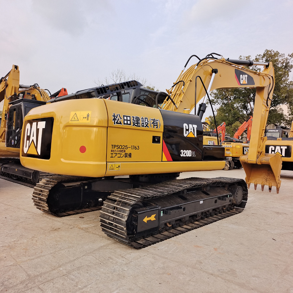 CATERPILLAR 320d CAT 320D2L - Escavadora de rastos: foto 1 CATERPILLAR 320d CAT 320D2L - Escavadora de rastos: foto 1