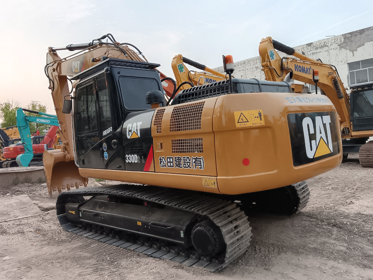 CATERPILLAR 330 D2L CAT330D2L - Escavadora de rastos: foto 1 CATERPILLAR 330 D2L CAT330D2L - Escavadora de rastos: foto 1