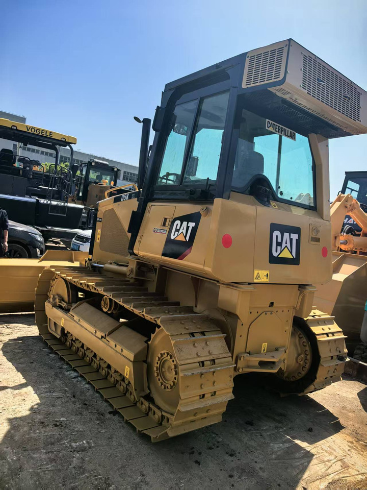 CATERPILLAR D5G - Buldôzer: foto 1 CATERPILLAR D5G - Buldôzer: foto 1