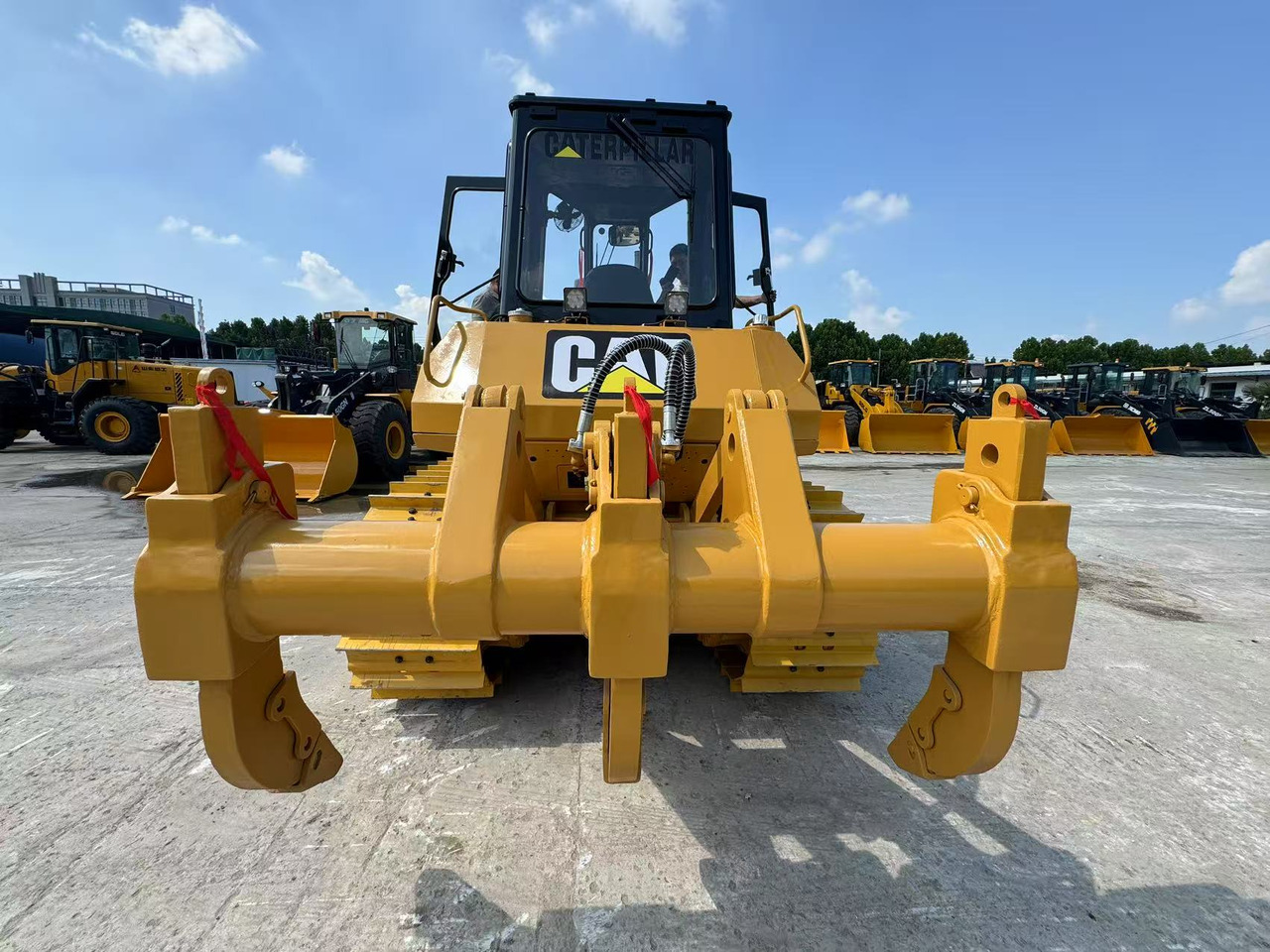 CATERPILLAR D6G CAT - Buldôzer: foto 2 CATERPILLAR D6G CAT - Buldôzer: foto 2