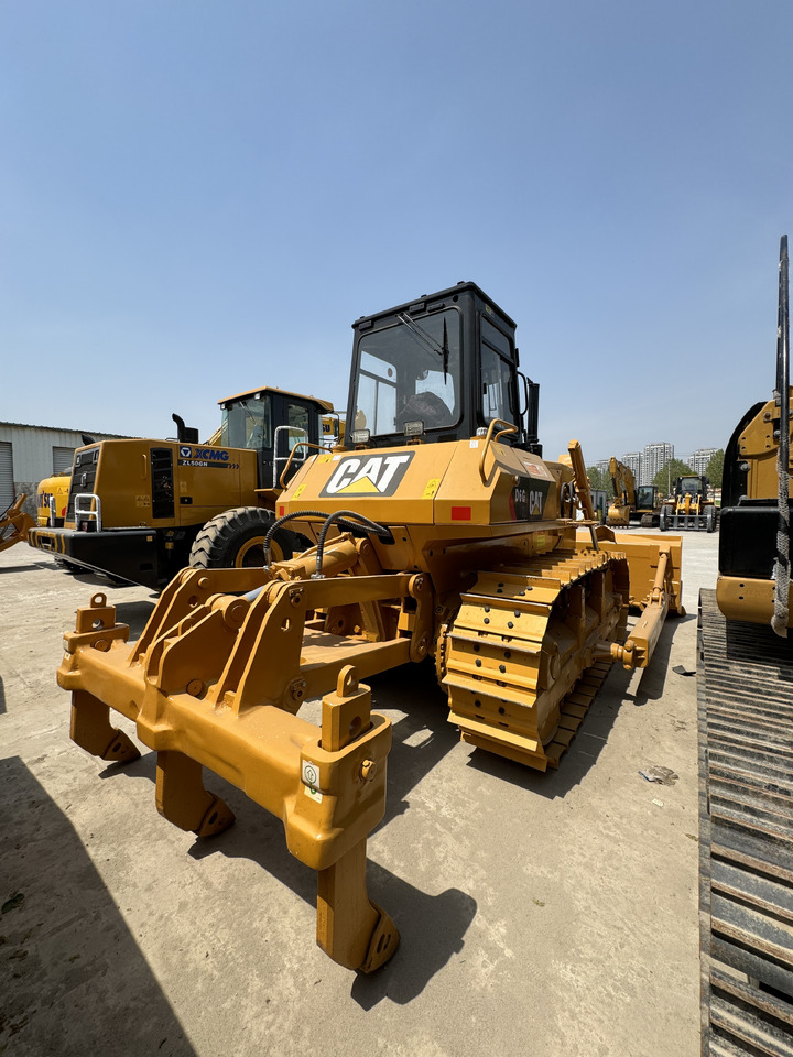 CATERPILLAR D6G CAT - Buldôzer: foto 2 CATERPILLAR D6G CAT - Buldôzer: foto 2