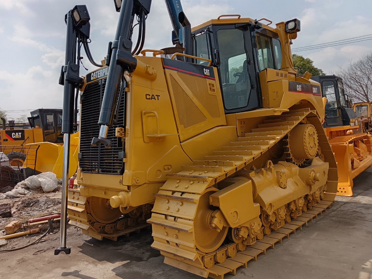 CATERPILLAR D8T CAT D8R D10N - Buldôzer: foto 1 CATERPILLAR D8T CAT D8R D10N - Buldôzer: foto 1