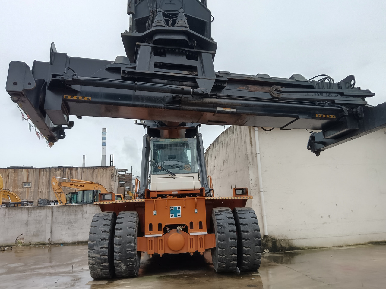 CVS FERRARRI 278 Ferrarri F278.6 - Reachstacker porta contentores: foto 3 CVS FERRARRI 278 Ferrarri F278.6 - Reachstacker porta contentores: foto 3