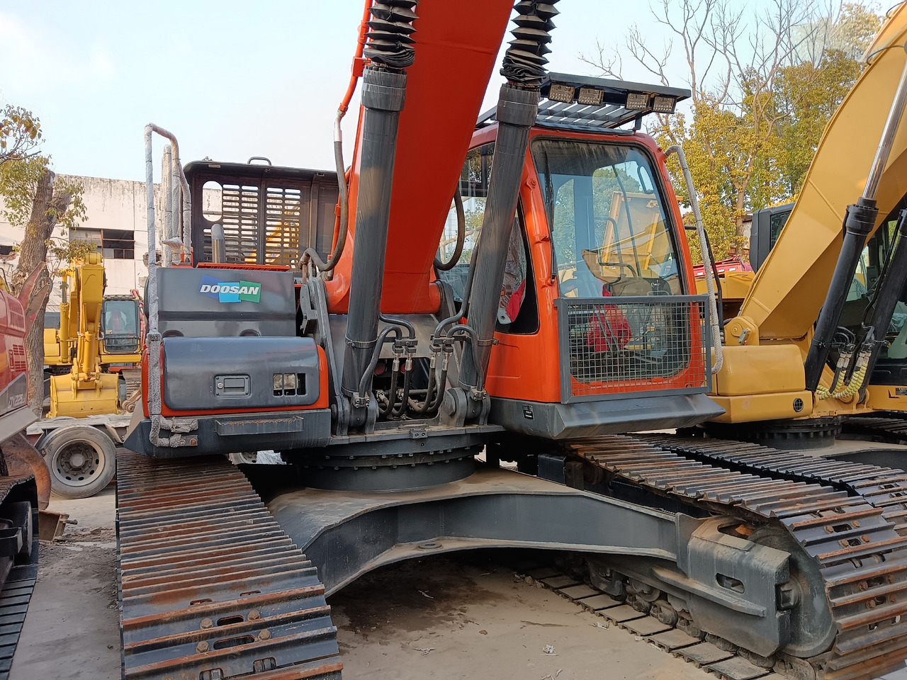 DOOSAN DX 340 LC - 9 C DX340 LCA - Escavadora de rastos: foto 1 DOOSAN DX 340 LC - 9 C DX340 LCA - Escavadora de rastos: foto 1