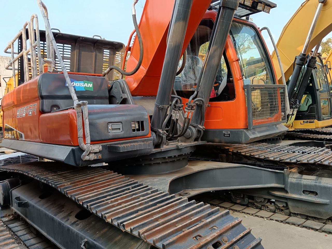 DOOSAN DX 340 LC - 9 C DX340 LCA - Escavadora de rastos: foto 2 DOOSAN DX 340 LC - 9 C DX340 LCA - Escavadora de rastos: foto 2