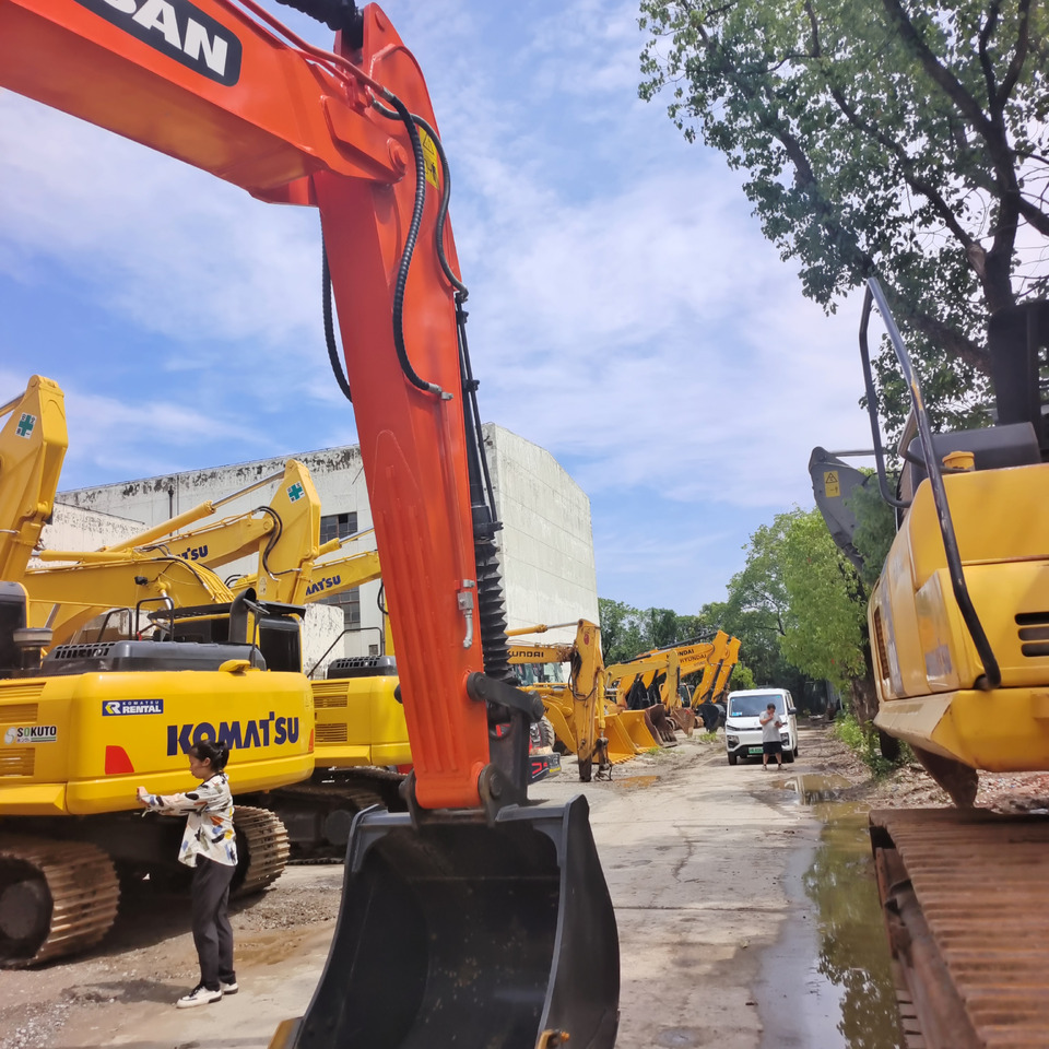 DOOSAN DX225 - Escavadora de rastos: foto 5 DOOSAN DX225 - Escavadora de rastos: foto 5