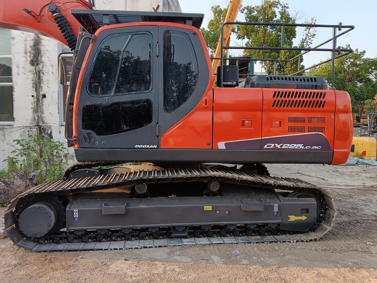 DOOSAN DX225LC-9C - Escavadora de rastos: foto 2 DOOSAN DX225LC-9C - Escavadora de rastos: foto 2