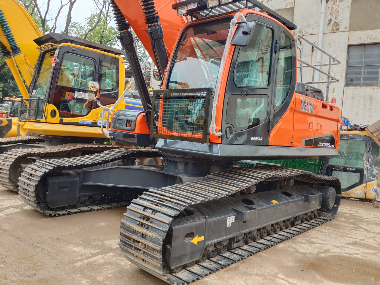 DOOSAN DX300LC-9C DX300LCA - Escavadora de rastos: foto 1 DOOSAN DX300LC-9C DX300LCA - Escavadora de rastos: foto 1