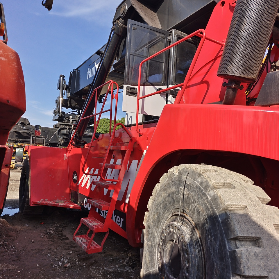FANTUZZI CS 45 KMHD 45 TON CONTAINER REACH CRANE - Reachstacker porta contentores: foto 3 FANTUZZI CS 45 KMHD 45 TON CONTAINER REACH CRANE - Reachstacker porta contentores: foto 3