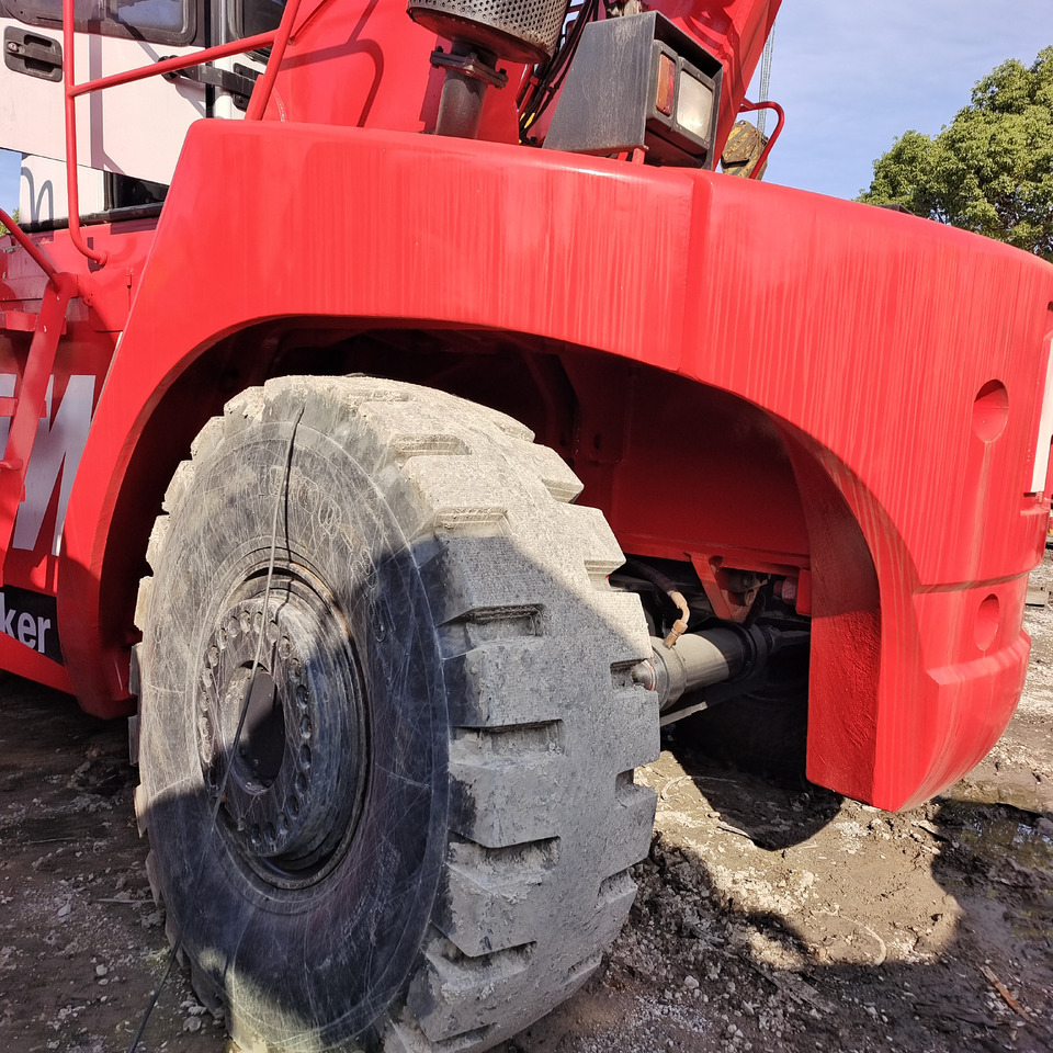 FANTUZZI CS45KMHD - Reachstacker porta contentores: foto 3 FANTUZZI CS45KMHD - Reachstacker porta contentores: foto 3