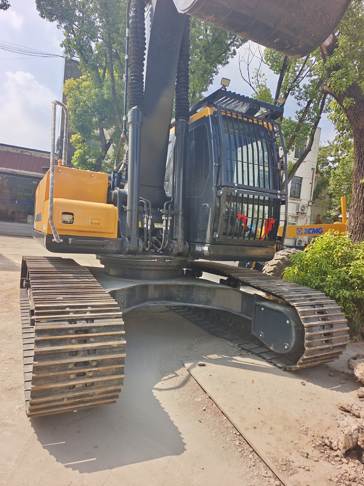 HYUNDAI HX220 HD WITH AC 4 CAMERAS - Escavadora de rastos: foto 5 HYUNDAI HX220 HD WITH AC 4 CAMERAS - Escavadora de rastos: foto 5