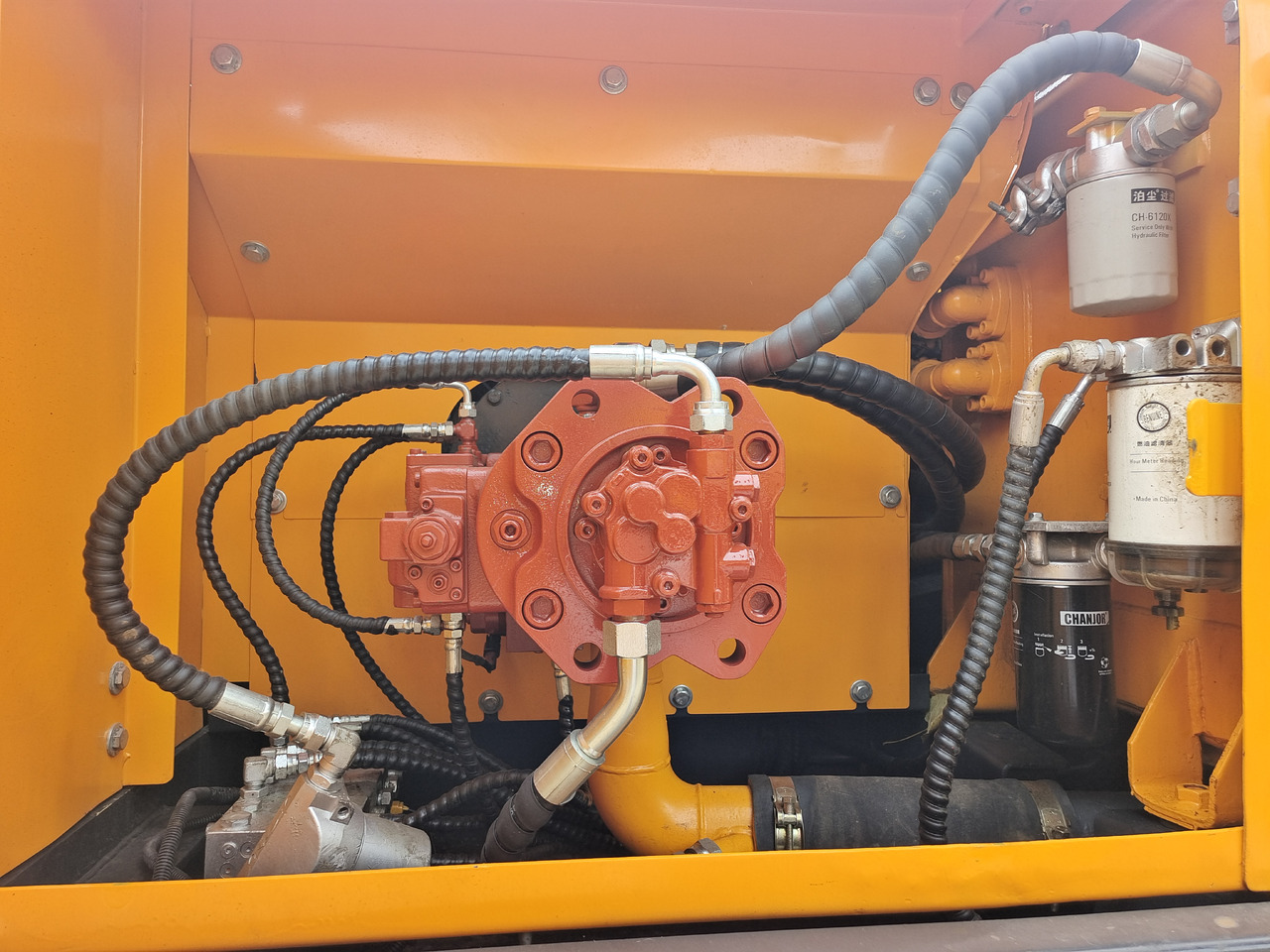 HYUNDAI HX220HD - Escavadora de rastos: foto 5 HYUNDAI HX220HD - Escavadora de rastos: foto 5