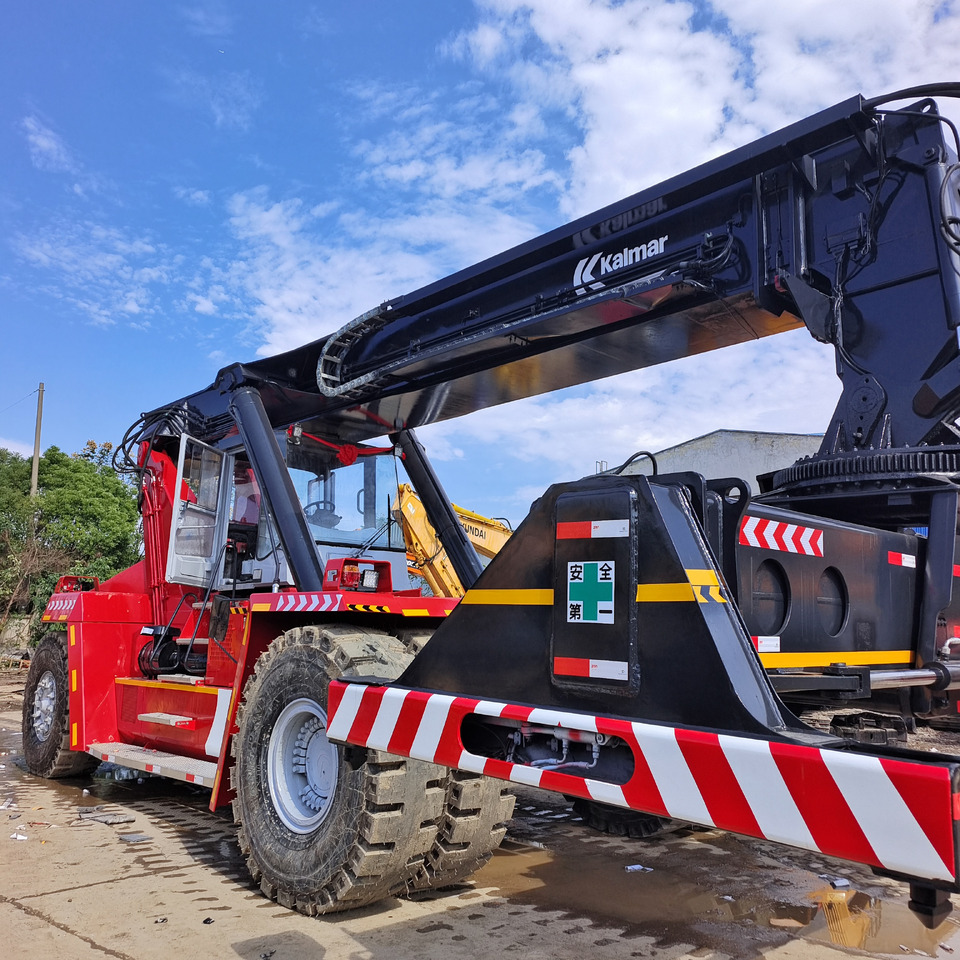 KALMAR DRF450 45 TON REACH STACKER DRT450 DRU450 DRD 450 - Reachstacker porta contentores: foto 5 KALMAR DRF450 45 TON REACH STACKER DRT450 DRU450 DRD 450 - Reachstacker porta contentores: foto 5
