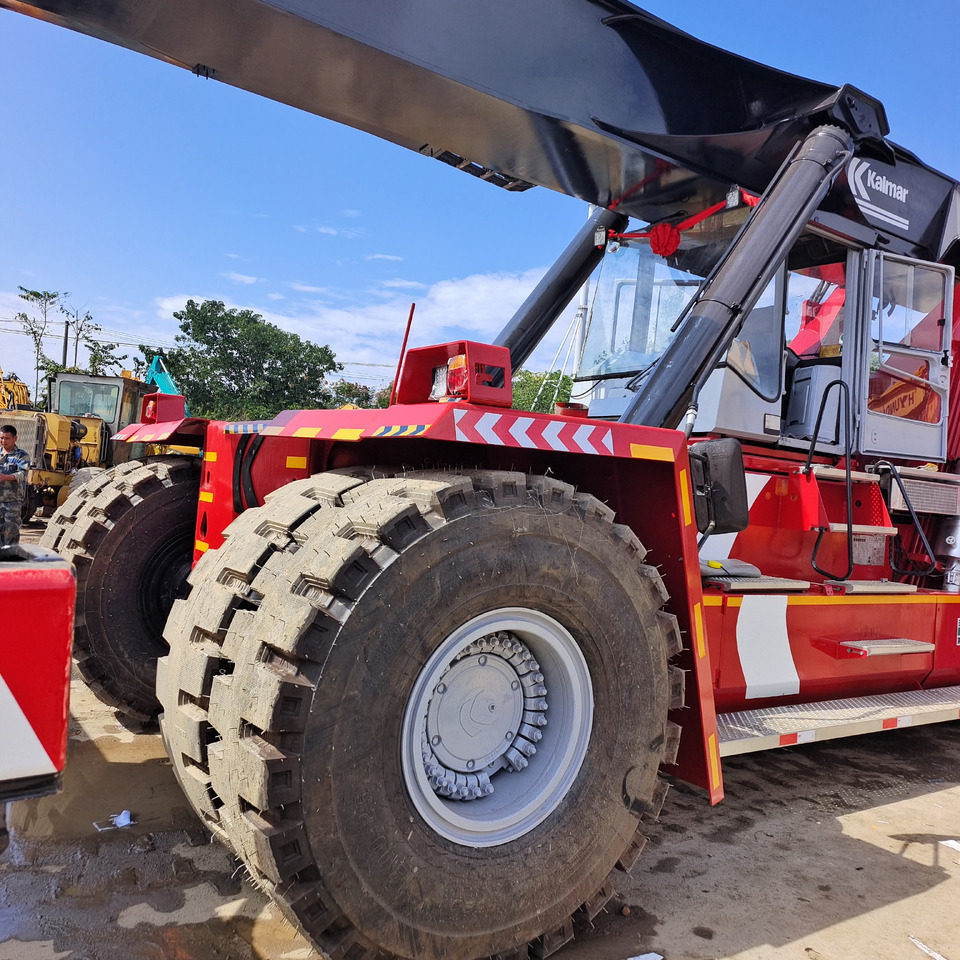 KALMAR DRF450 - Reachstacker porta contentores: foto 4 KALMAR DRF450 - Reachstacker porta contentores: foto 4