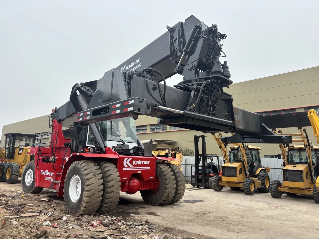 KALMAR DRS4527-S5 - Reachstacker porta contentores: foto 2 KALMAR DRS4527-S5 - Reachstacker porta contentores: foto 2